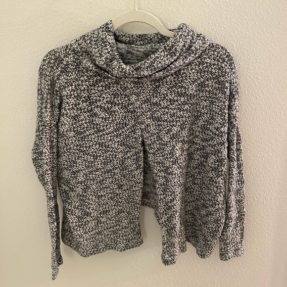 American Rag open back monochrome turtleneck shrug sweater - Picture 2 of 2